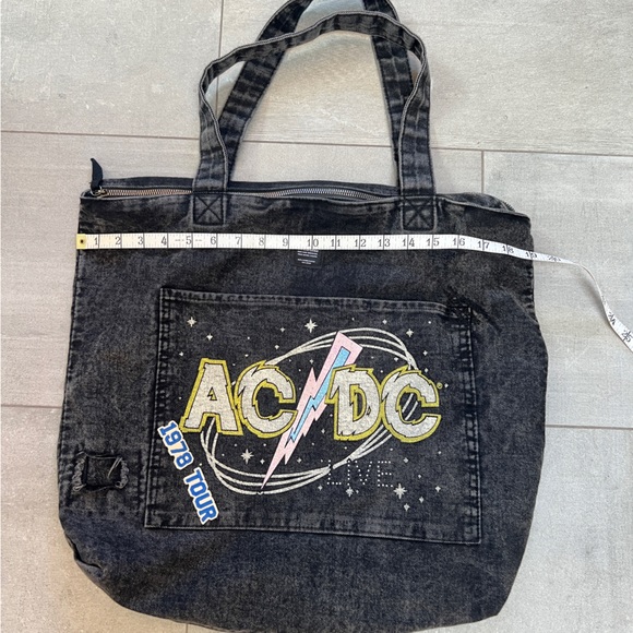 NWOT AC/DC black denim tote bag w cool details & zippered top, pockets in & out😊 - Picture 5 of 10